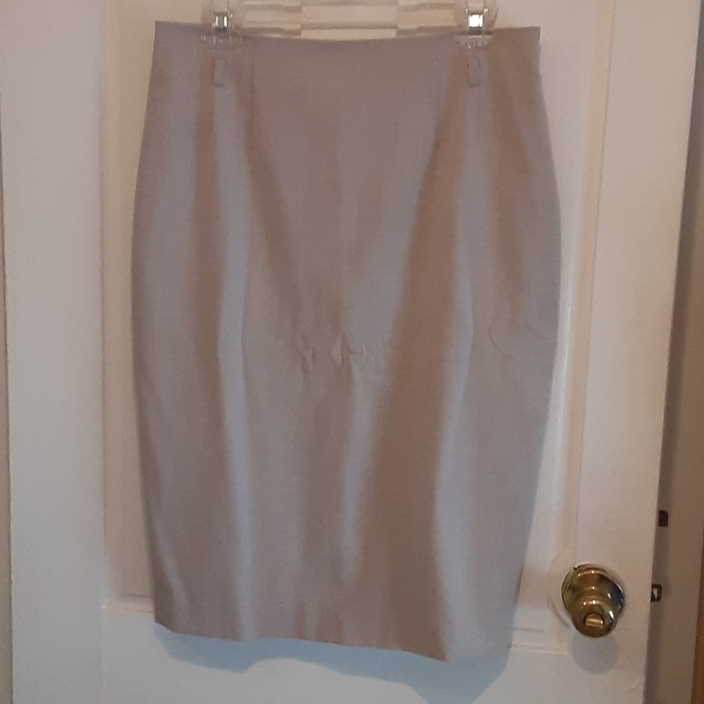 Beige pencil skirt